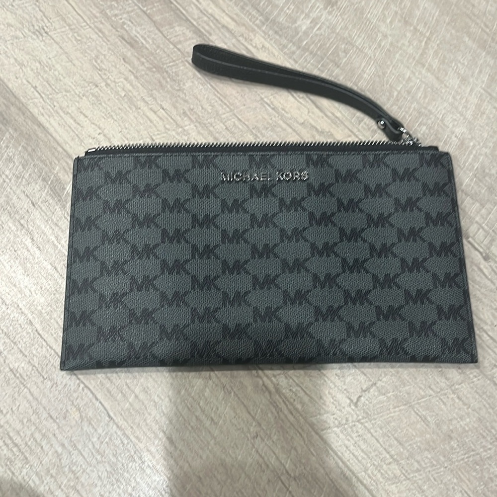 Michael Kors wristlet